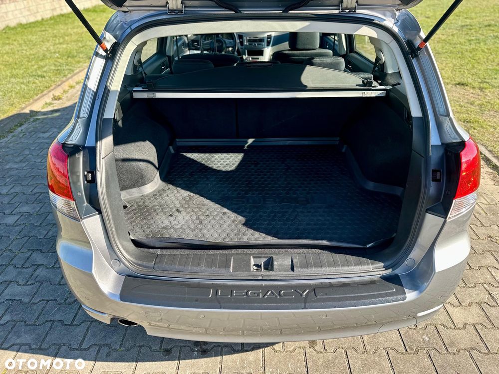 Subaru Legacy - 11