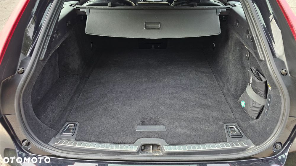 Volvo V90 D5 AWD R-Design - 17