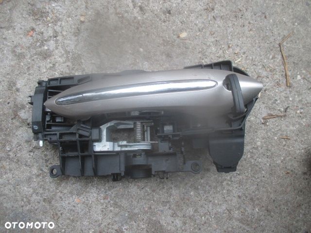 BMW 5 F10 F11 WKŁADKA KLUCZYK KLAMKA DRZWI LEWY PRZÓD - 1