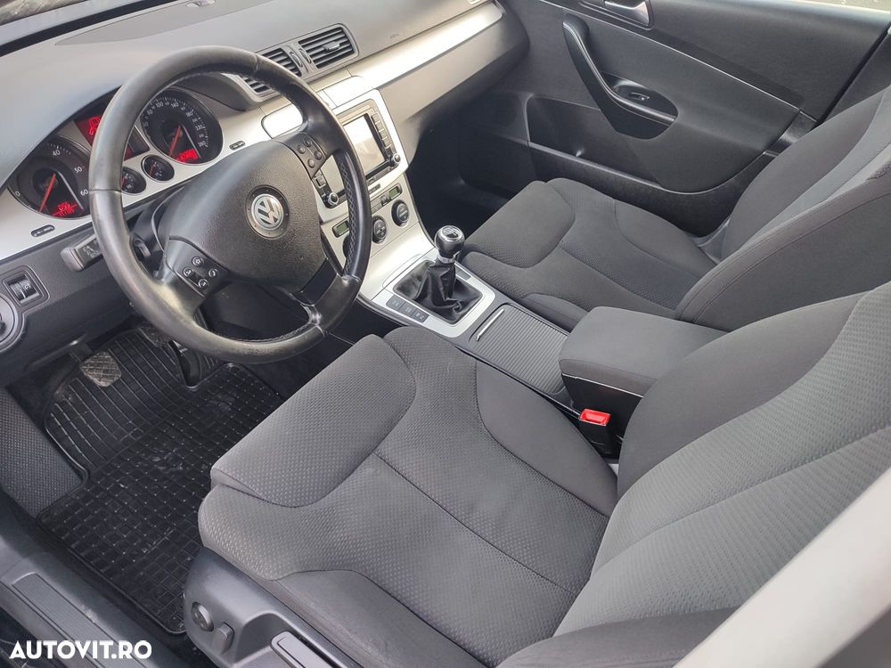 Volkswagen Passat - 10