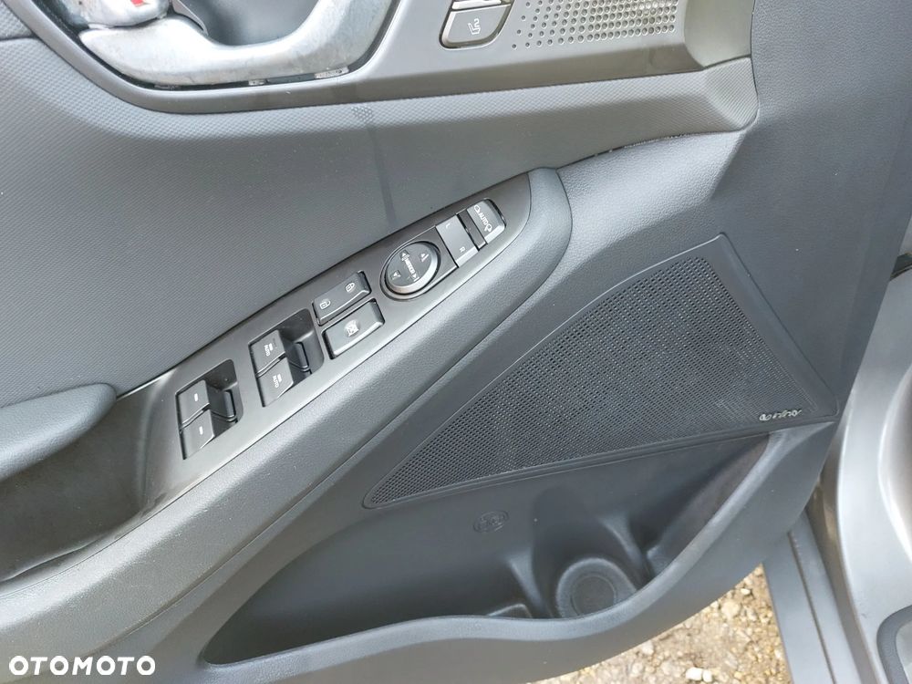 Hyundai IONIQ 1.6 GDI Premium - 10