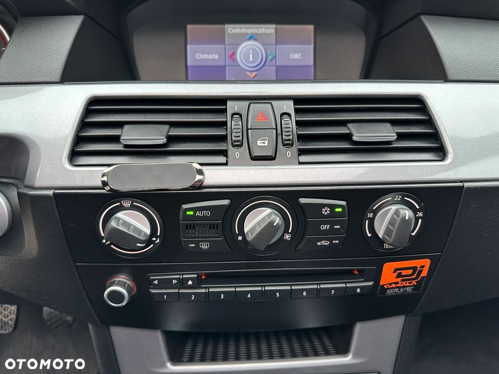 BMW Seria 5 523i - 27