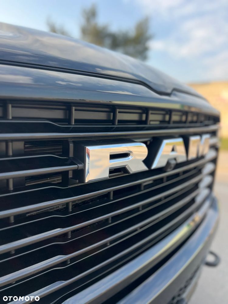 RAM 1500 Laramie Sport - 13