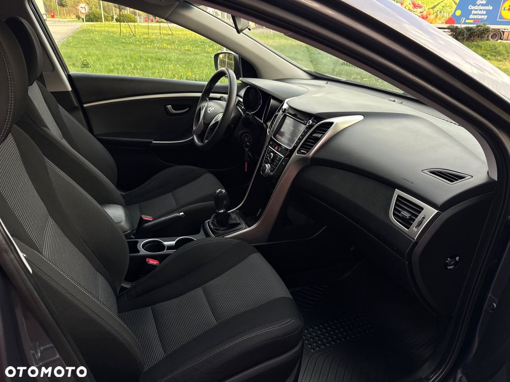 Hyundai i30 blue 1.6 CRDi Passion - 36