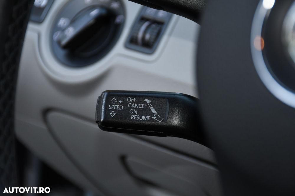 Volkswagen Passat 2.0 TDI DPF DSG Highline - 18