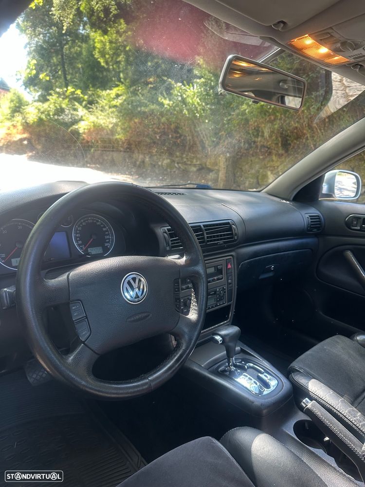 VW Passat 1.9 TDi Highline Tip - 20