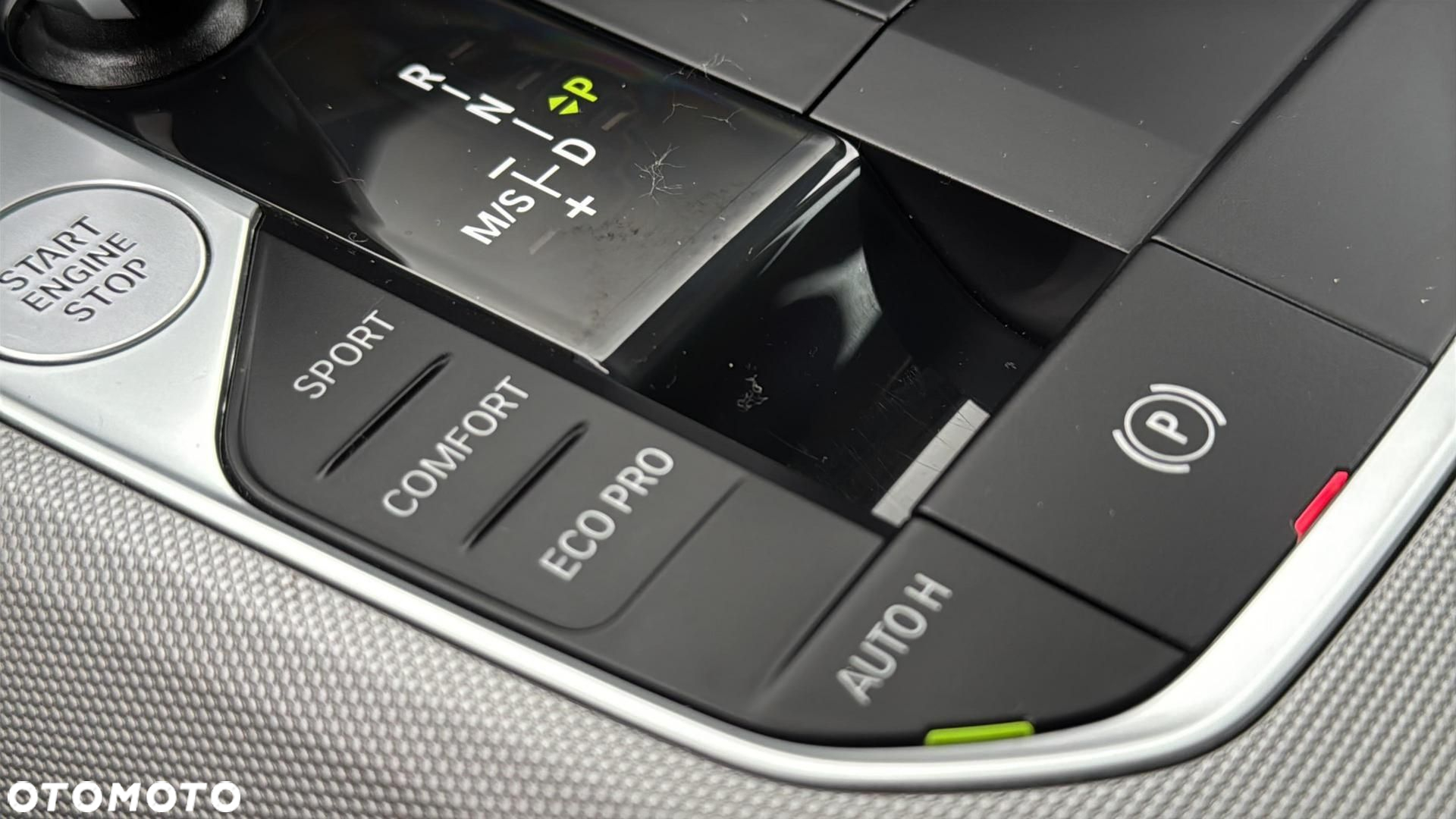 BMW Seria 3 318d - 23