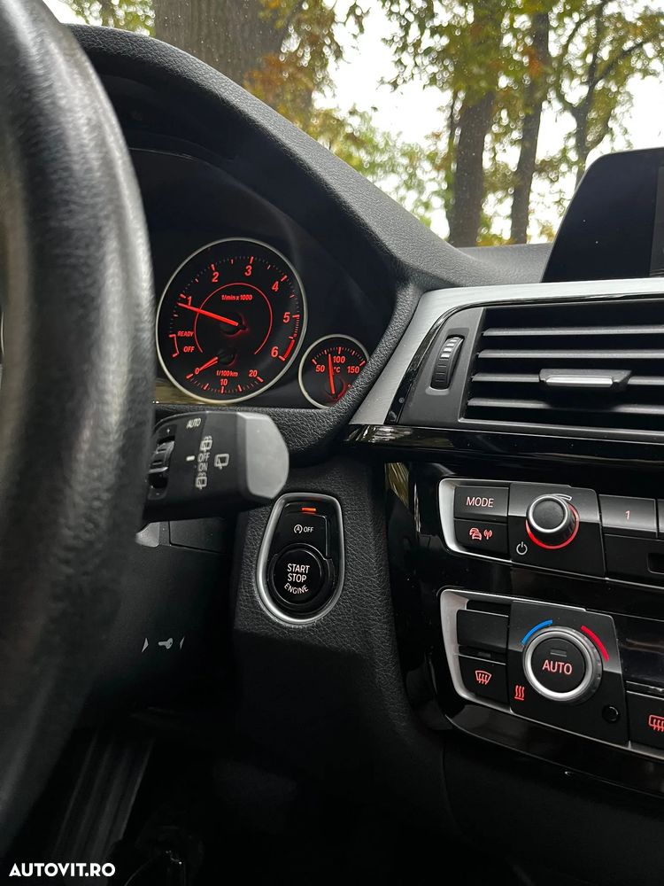 BMW Seria 3 318d Touring Aut. Sport Line - 33