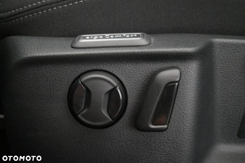Volkswagen Passat 1.5 TSI EVO Business - 24