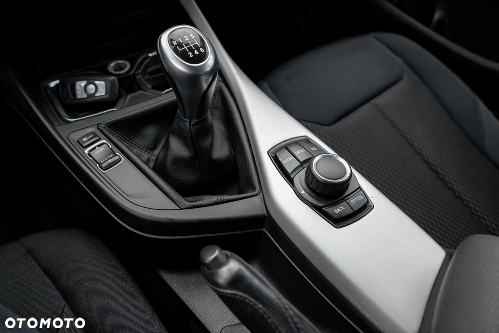 BMW Seria 1 116i Sport Line - 34