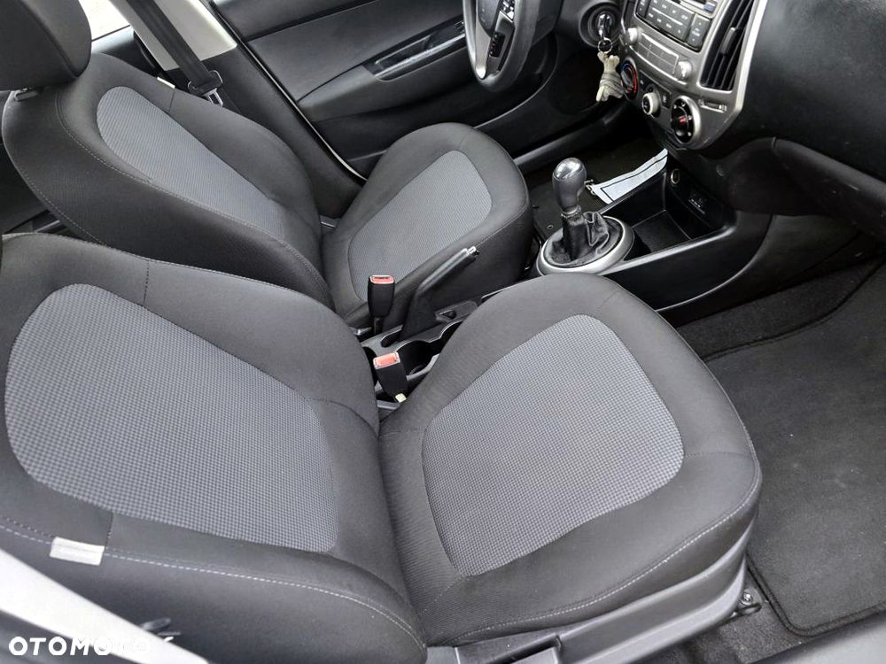 Hyundai i20 1.1 CRDi Comfort - 25