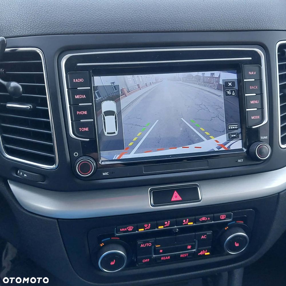 Volkswagen Sharan 2.0 TDI DSG BlueMotion Technology Comfortline - 8