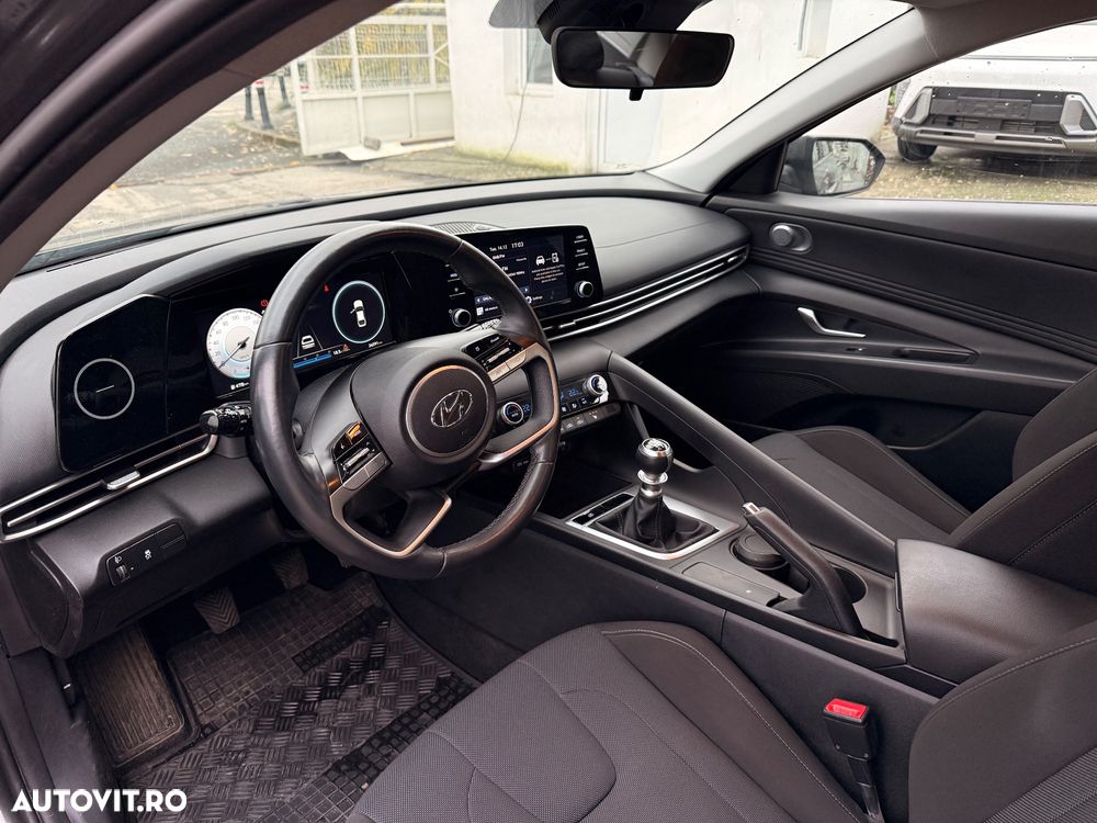 Hyundai Elantra 1.6 l 123 CP 6MT Highway - 10