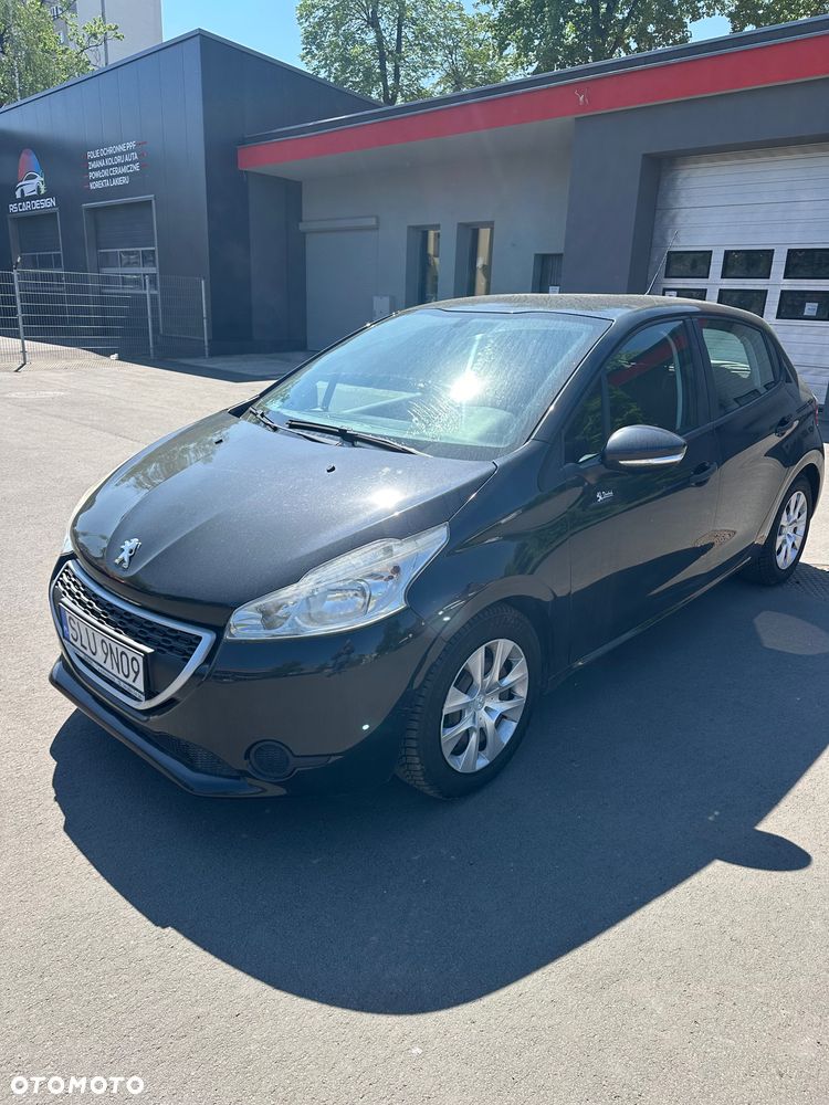 Peugeot 208 - 1