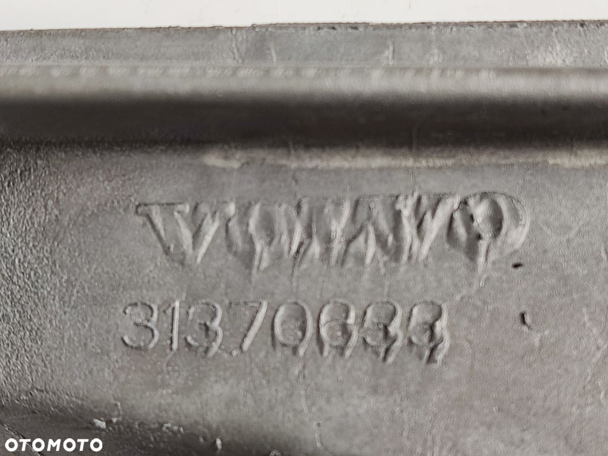 VOLVO XC40 2.0T T4 17-21r Łapa Podpora Silnika - 9