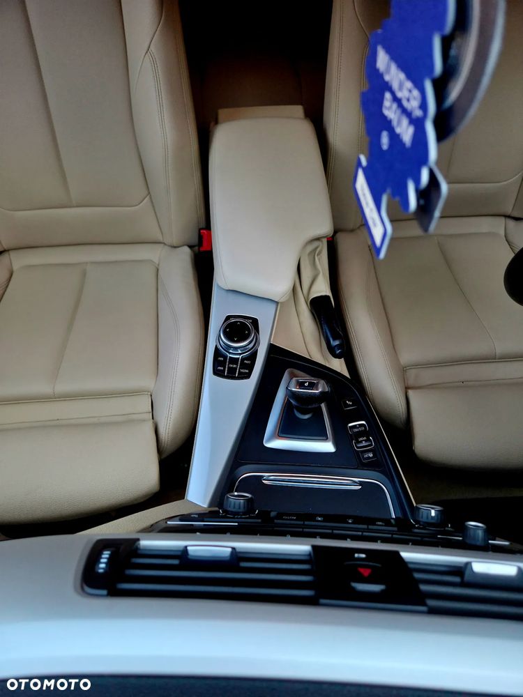 BMW Seria 3 318d - 21