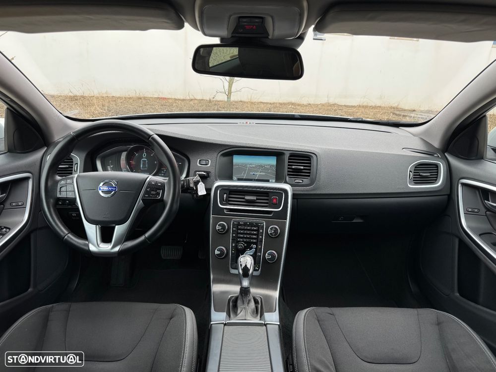 Volvo V60 1.6 D2 Momentum Eco Powershift - 16