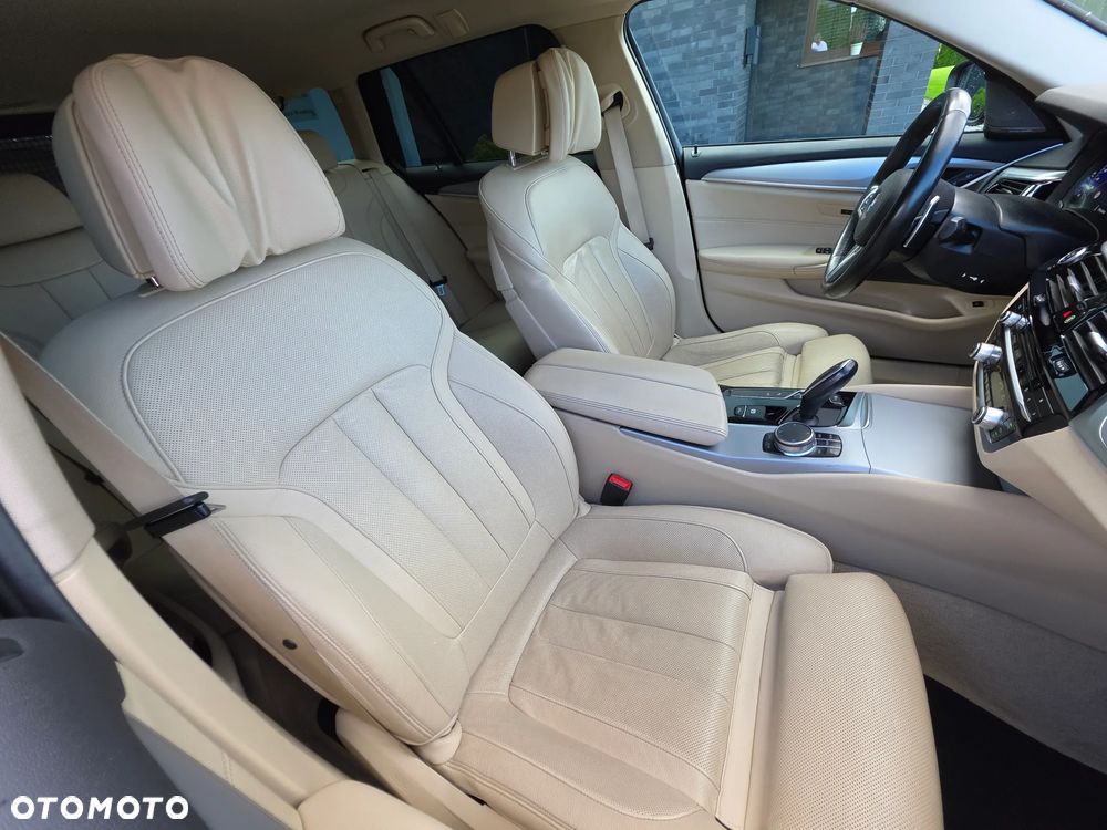 BMW Seria 5 520d xDrive M Sport sport - 33
