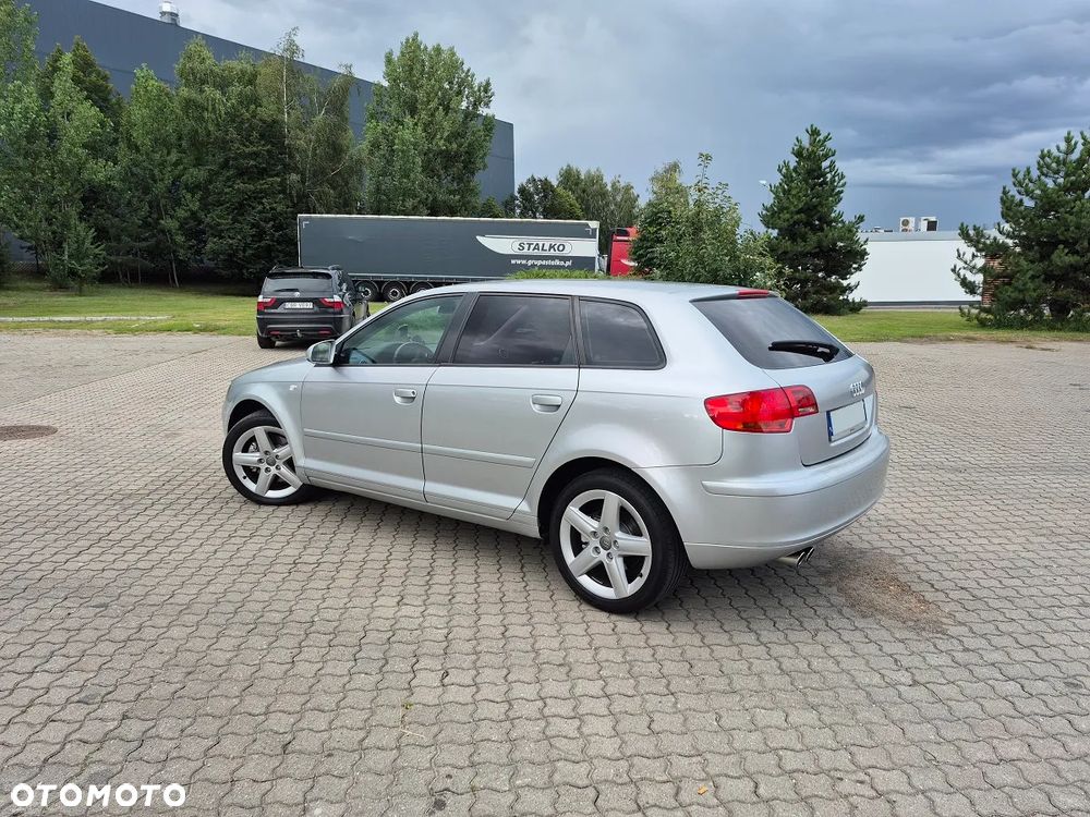 Audi A3 Sportback 2.0 TDI DPF quattro Ambition - 5