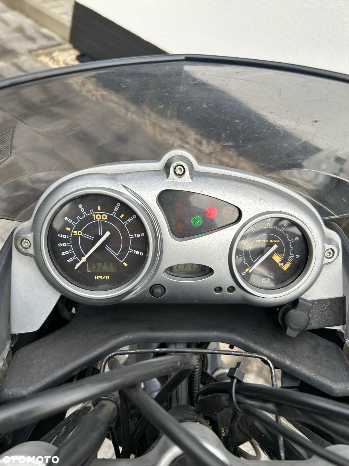 BMW CS - 2