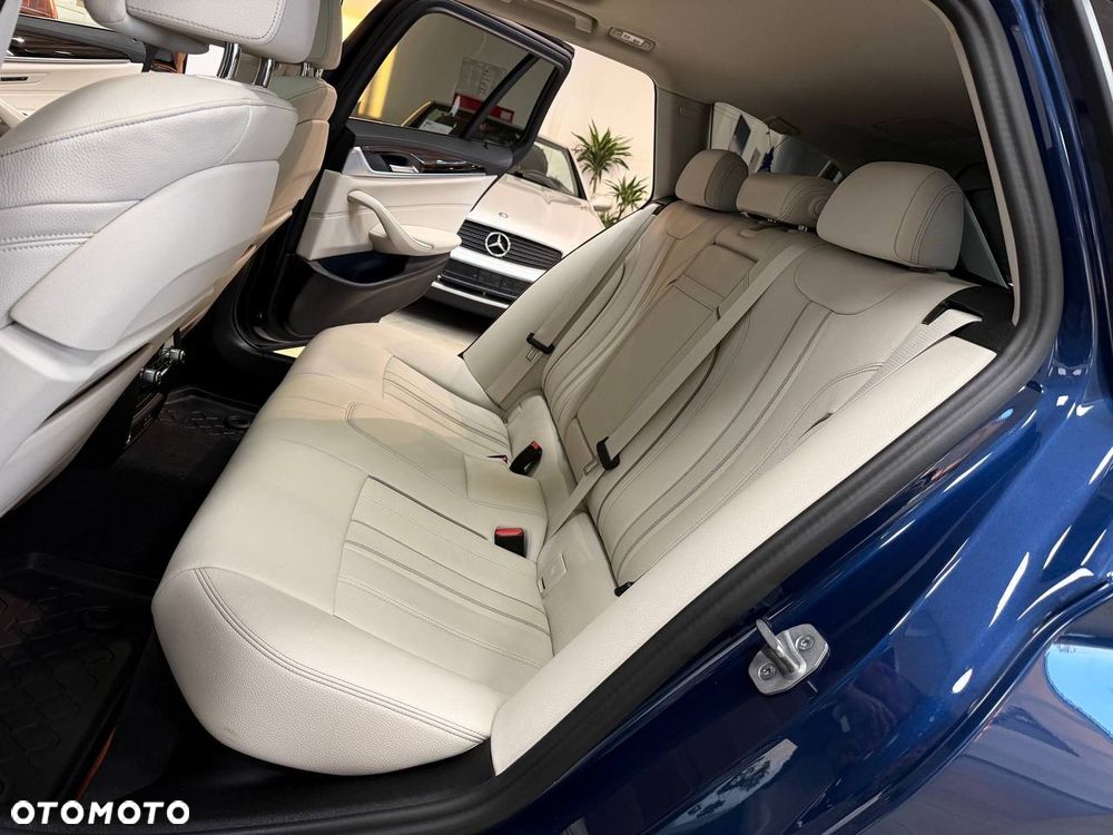 BMW Seria 5 530e PHEV M Sport - 30