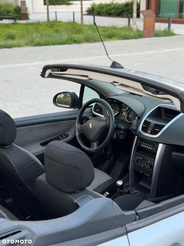 Peugeot 207 CC - 15