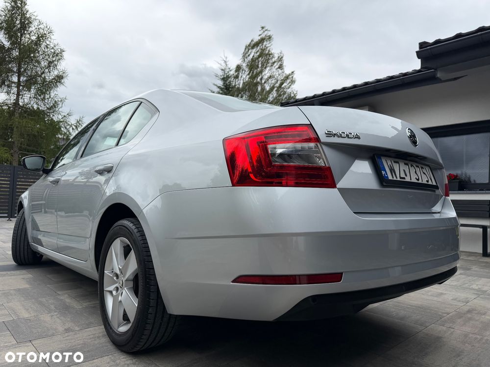 Skoda Octavia 2.0 TDI Ambition DSG - 6
