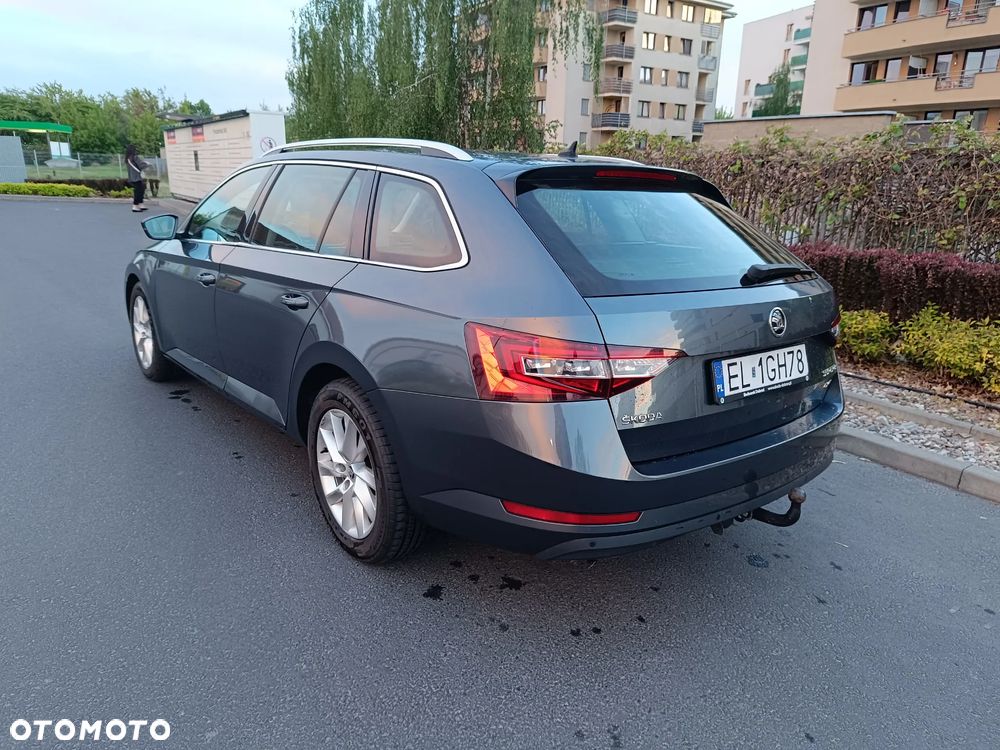 Skoda Superb 2.0 TDI SCR 4x4 Ambition DSG - 4