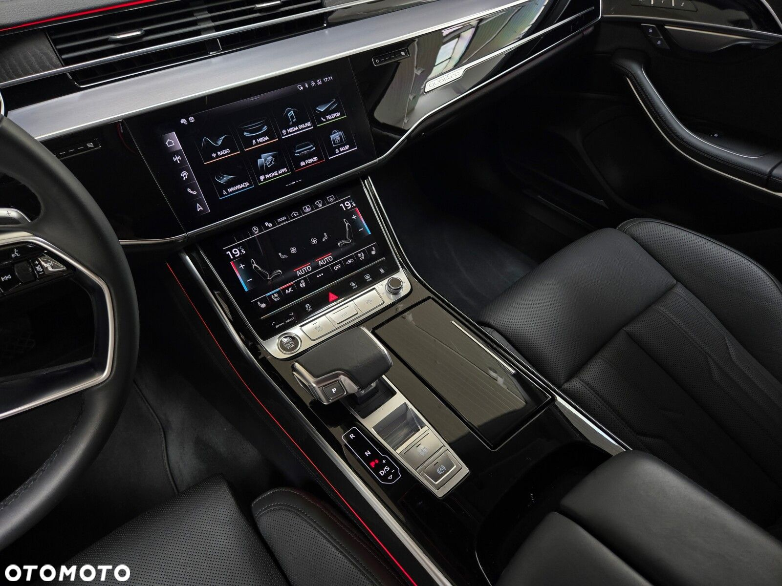 Audi A8 - 40