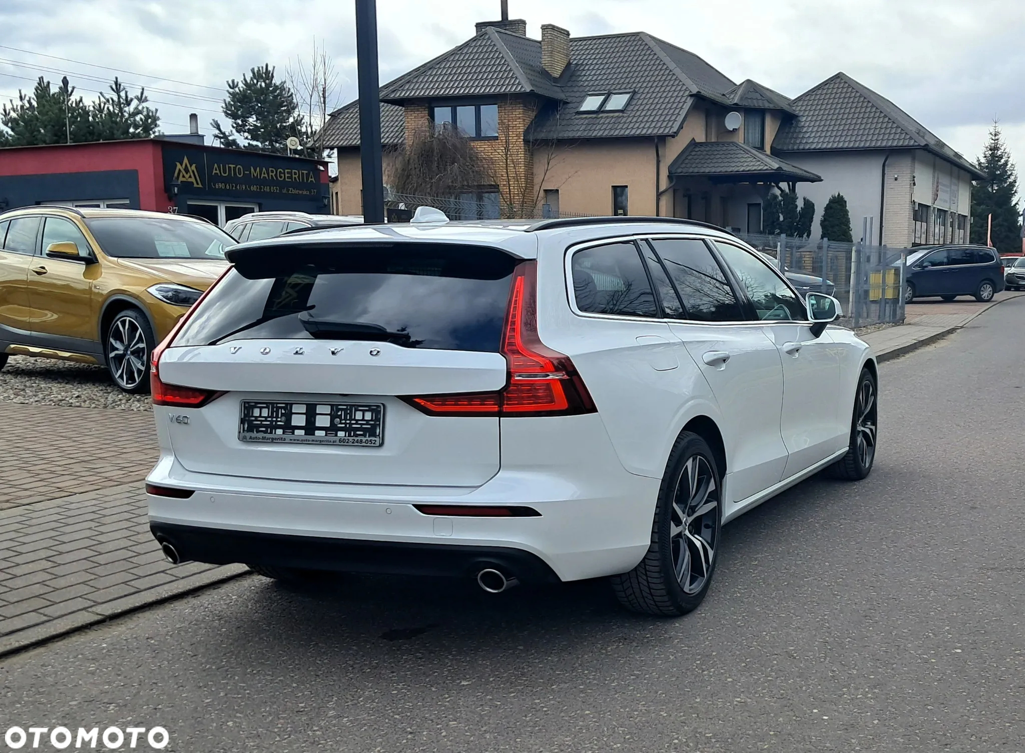 Volvo V60 B4 D Geartronic Momentum - 4