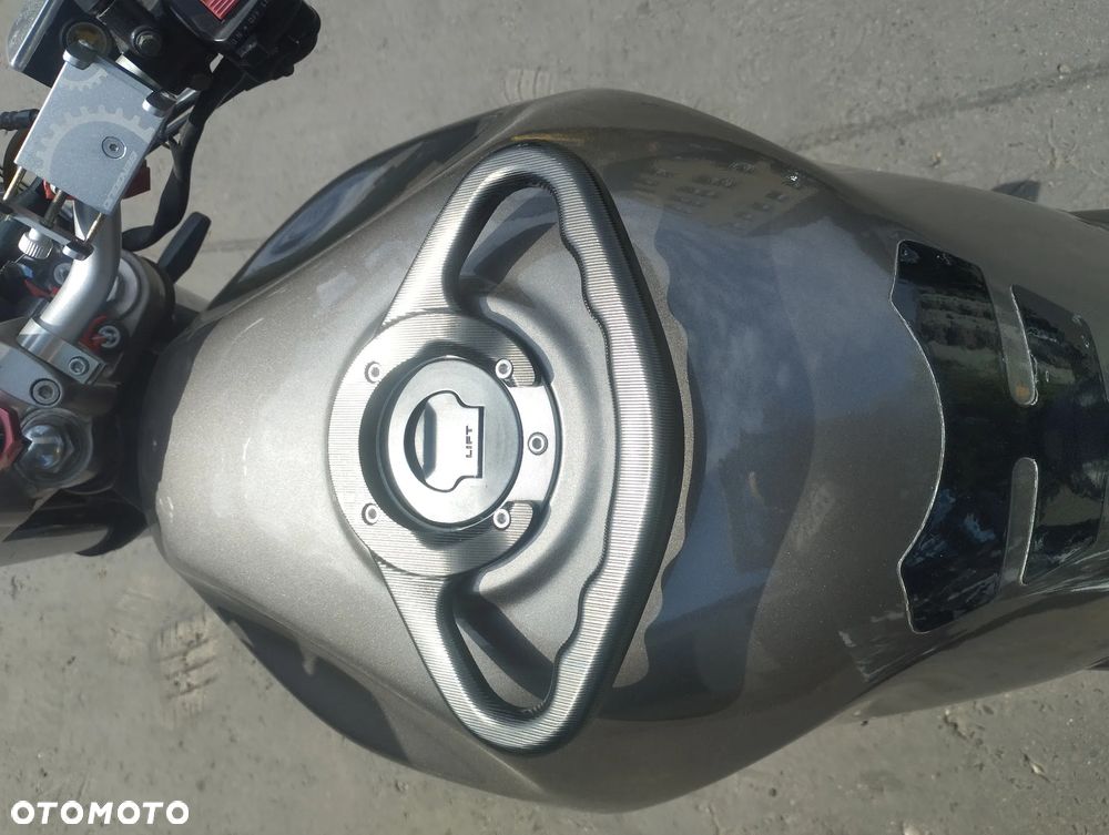 Suzuki Bandit - 8