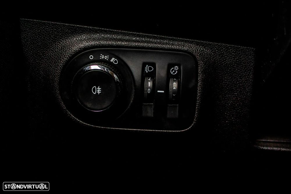 Opel Corsa 1.4 Selection - 15