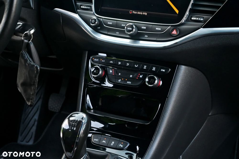 Opel Astra 1.4 T Dynamic S&S - 27