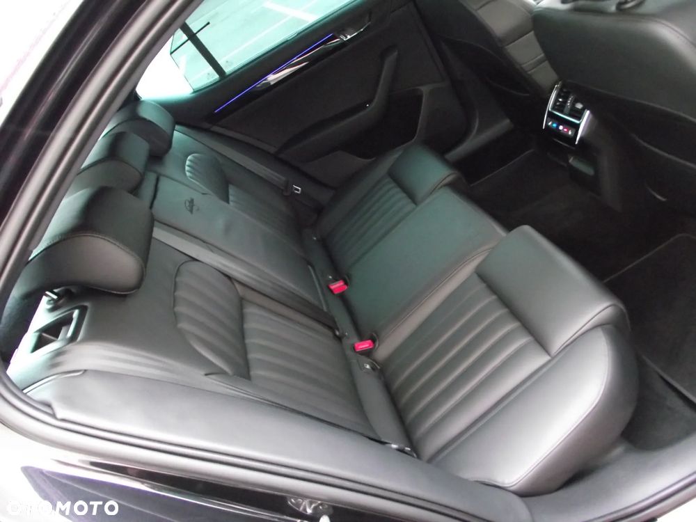 Skoda Superb 2.0 TDI L&K DSG - 22
