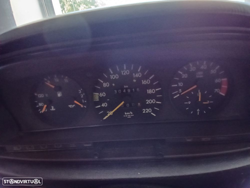 Mercedes-Benz W201 (1982-1993) 190 E 1.8 - 11