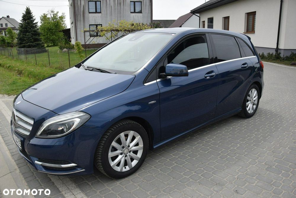 Mercedes-Benz Klasa B 180 Edition - 18
