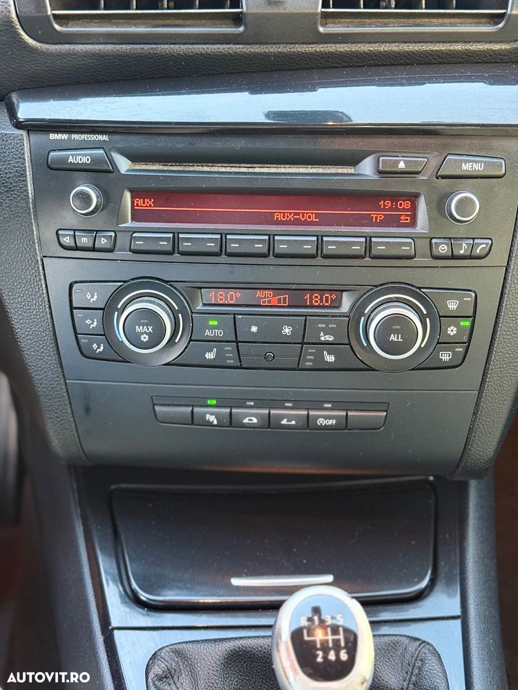 BMW Seria 1 118i - 10