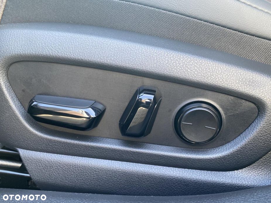 Lexus ES 300h Business Edition - 4