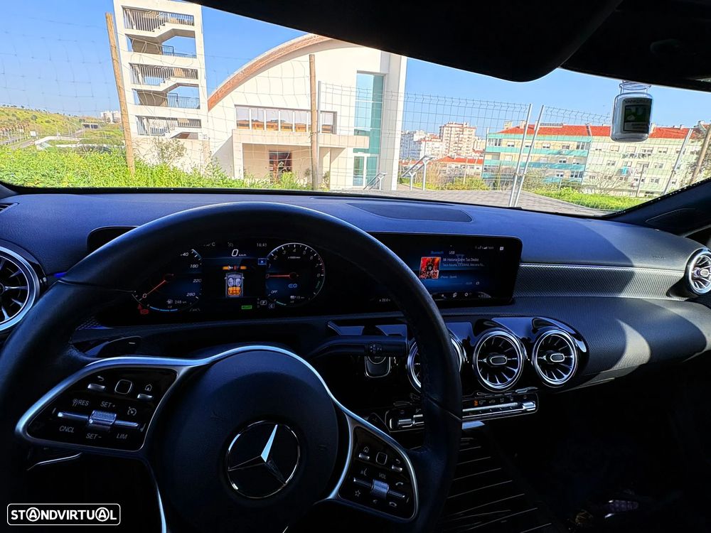 Mercedes-Benz A 250 e 8G-DCT Style - 11