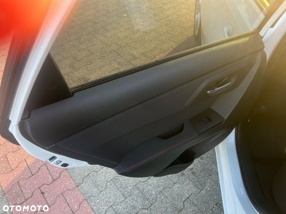 Toyota Auris 1.4 D-4D Premium EU5 - 19