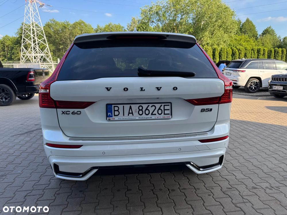 Volvo XC 60 B5 B AWD Plus Dark - 8