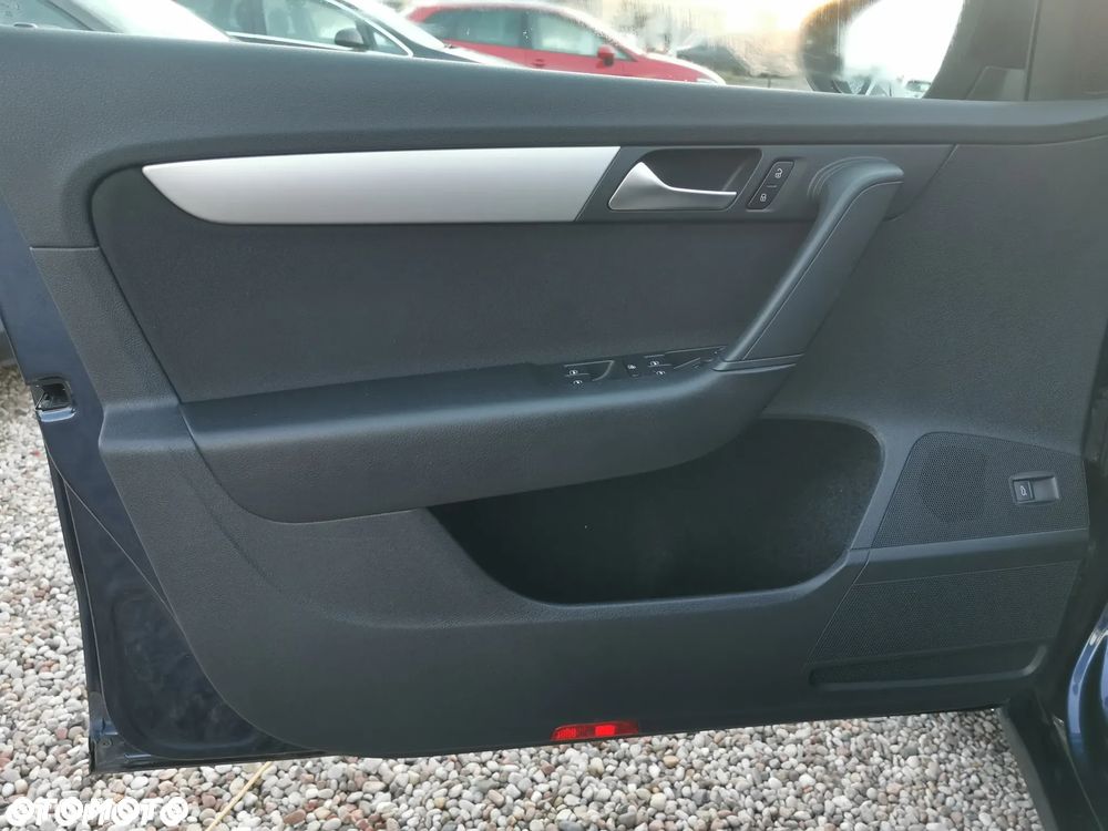 Volkswagen Passat Variant - 32