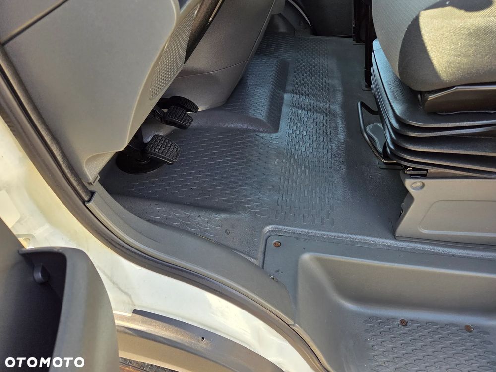 Iveco Daily 35S13 / 2.3 130KM/ Furgon- Maxi / L4 H3 / Jumbo / Klima / - 13