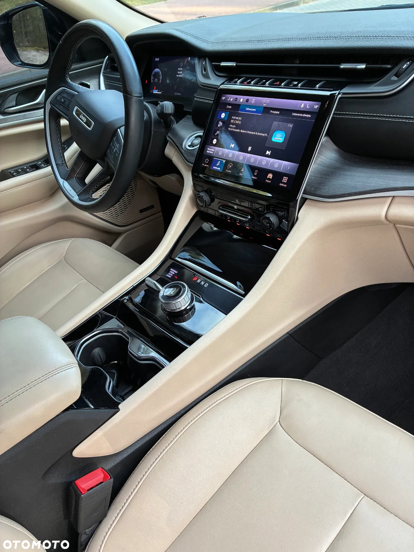 Jeep Grand Cherokee - 17