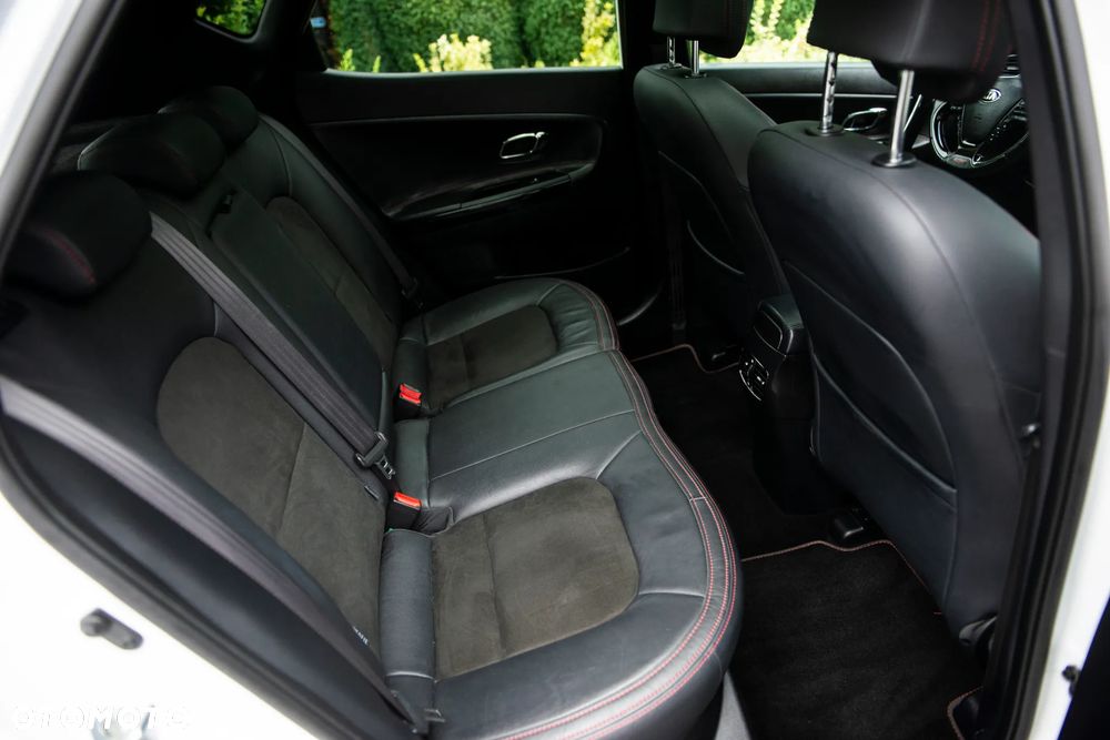 Kia Ceed 1.6 T-GDI GT - 36