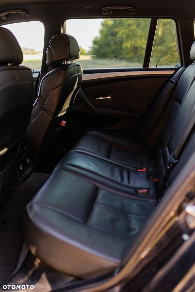 BMW Seria 5 530d xDrive - 34
