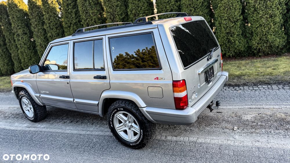 Jeep Cherokee 4.0 Limited - 17