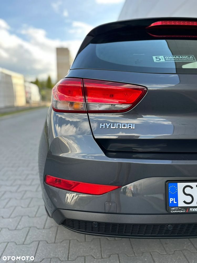 Hyundai i30 1.5 DPI Classic + - 28