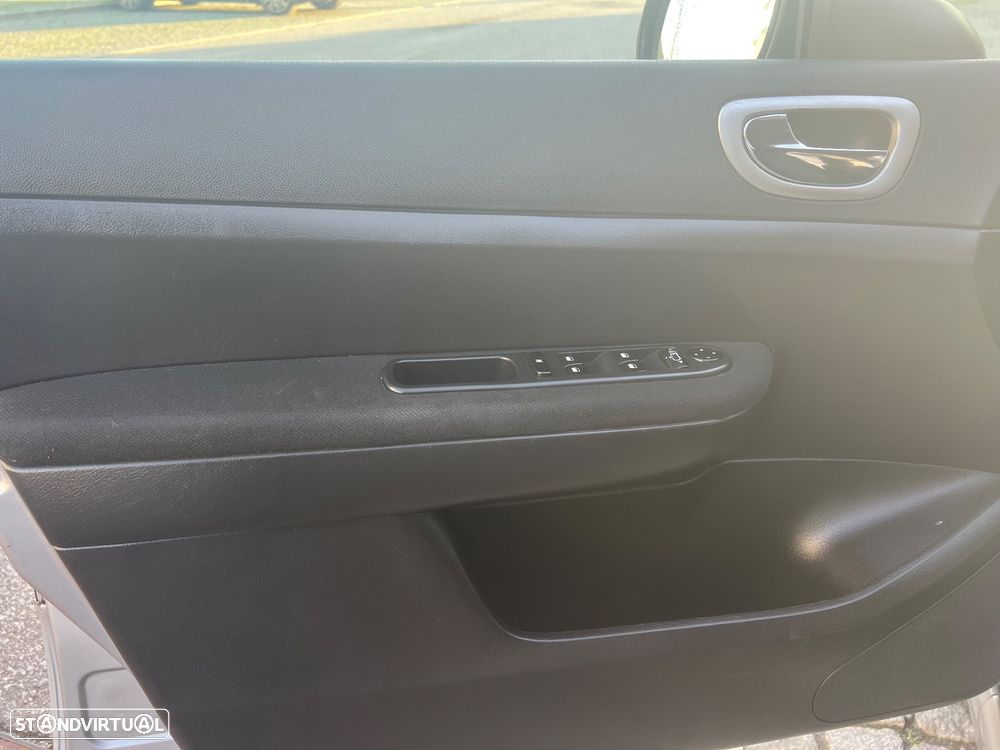 Peugeot 307 1.4 HDi Premium - 21