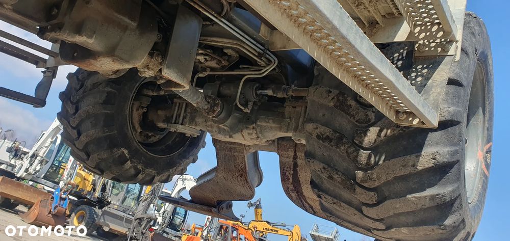 Liebherr A910 Compact - 20